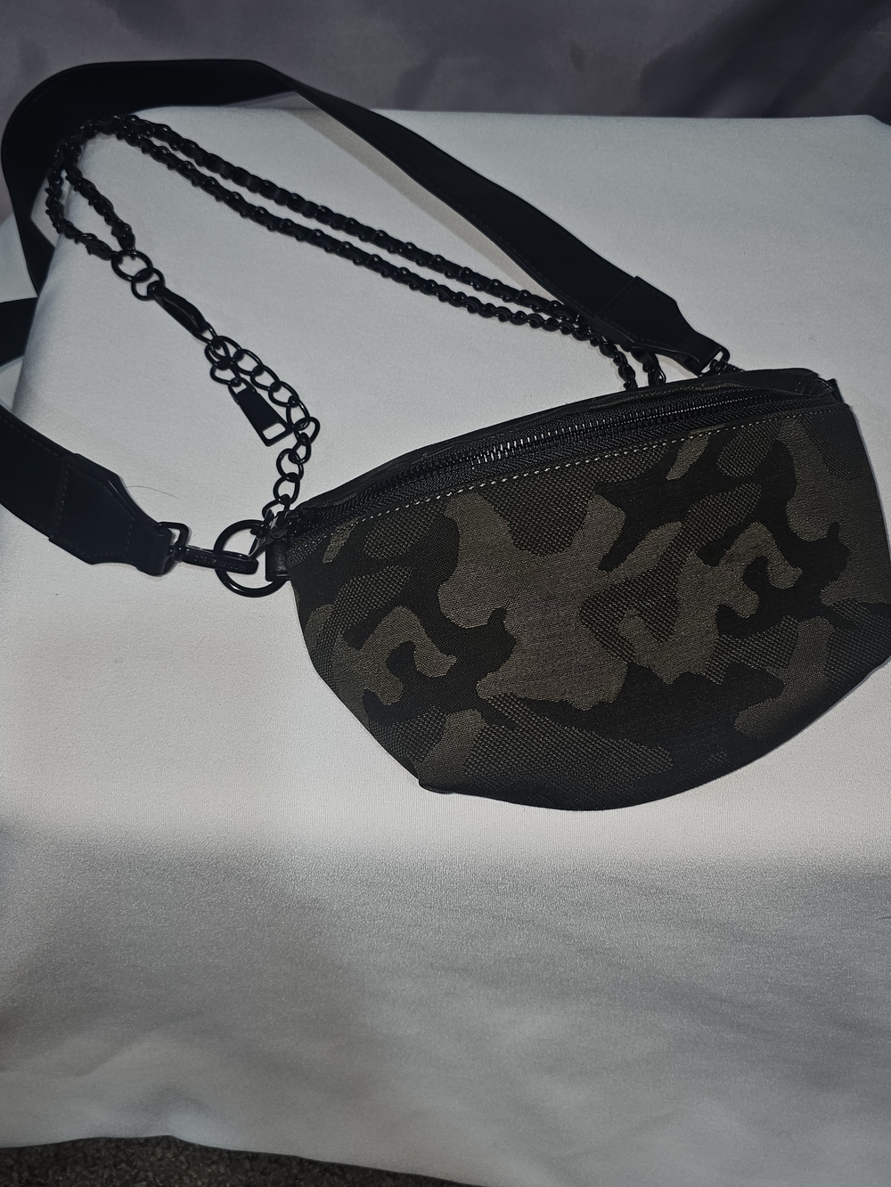 Camouflage Crossbody Belt Bag - Black/Olive